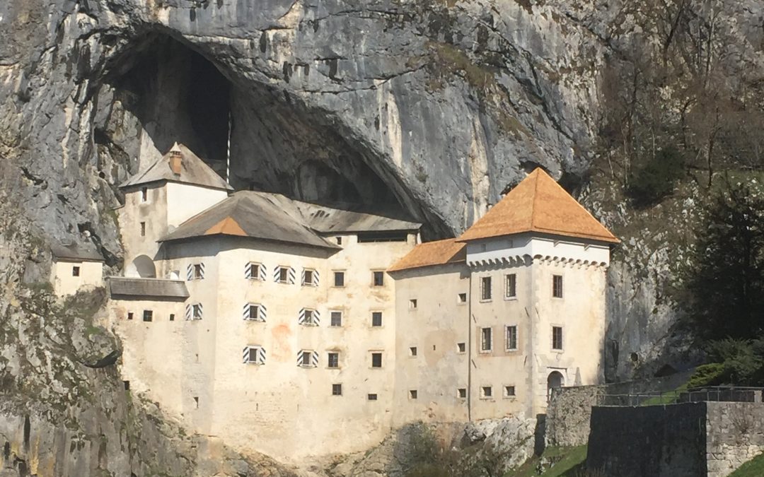 Predjamski grad in Postojnska jama